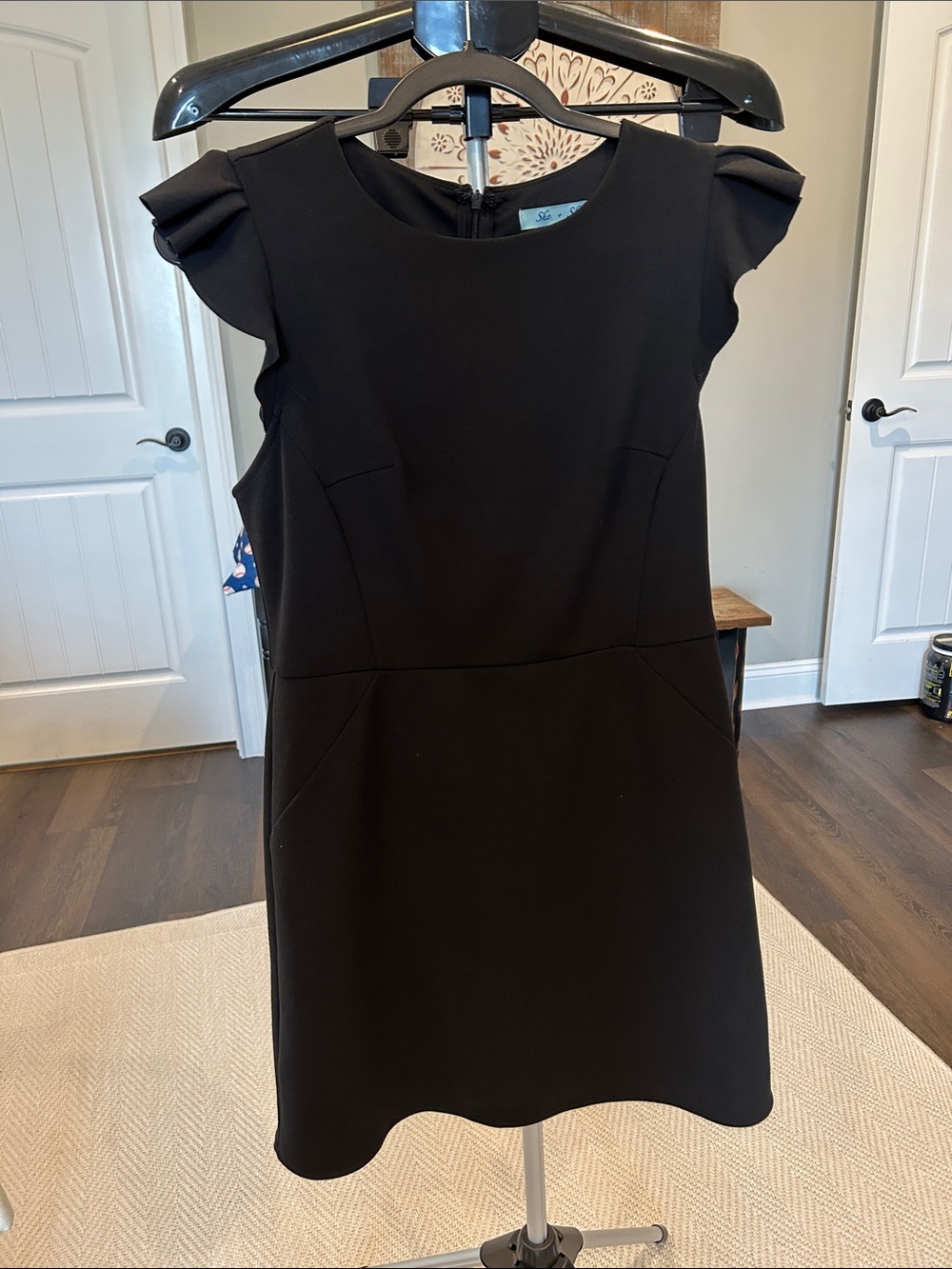 She + Sky Woman’s Little Black Ruffle Sleeve / PERFECT LBD! Sz medium